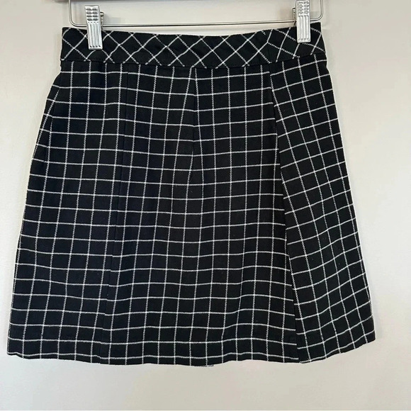 H&M Divided Women's Short A-Line High Waisted Skirt with Front Buttons Sz 2 GUC - Picture 6 of 6